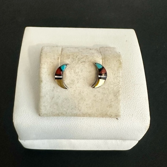 Vintage turquoise, coral multi-stone inlay crescent moon earrings. - Picture 2 of 3